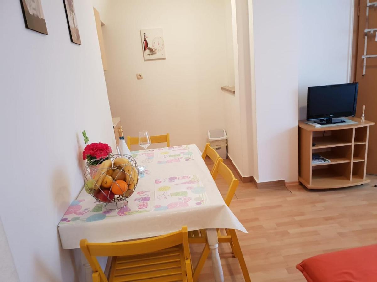 Apartmani Luka 茨里克韦尼察 外观 照片