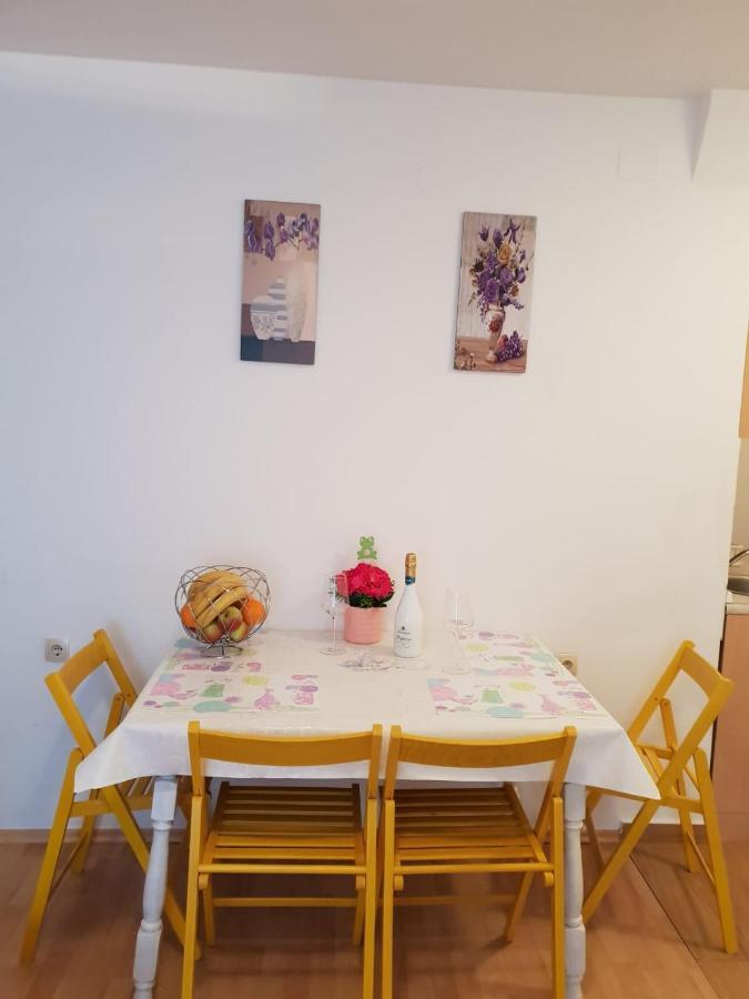 Apartmani Luka 茨里克韦尼察 外观 照片
